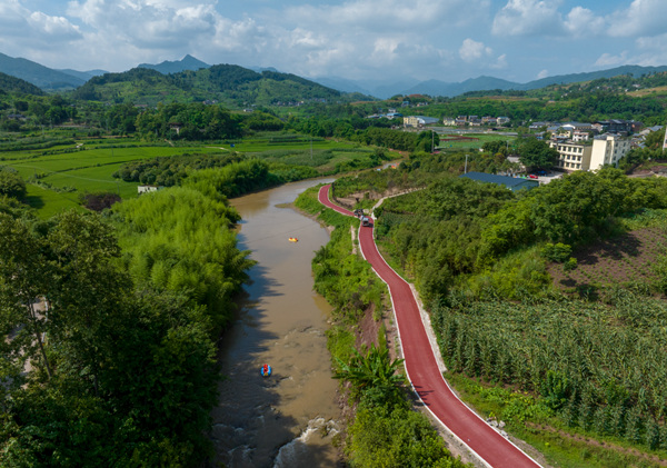 北碚區(qū)柳蔭鎮(zhèn)生態(tài)綠道。秦廷富攝