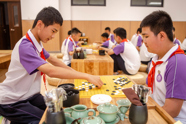 “棋道人生”選修課。巴蜀科學(xué)城中學(xué)供圖