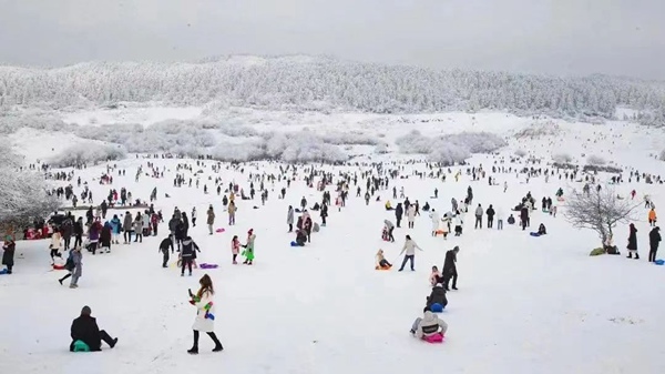 豐都南天湖滑雪場?；顒?dòng)方供圖