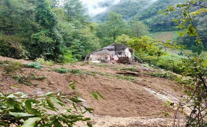 城口縣治平鄉(xiāng)新勝村滑坡全景圖