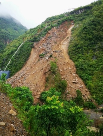 武隆區(qū)江口鎮(zhèn)黃草村滑坡全景圖