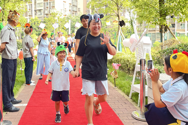 全員角色扮演。大渡口幼教集團供圖