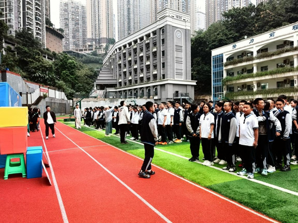 開展送金融知識進(jìn)校園系列活動。光大銀行重慶分行供圖