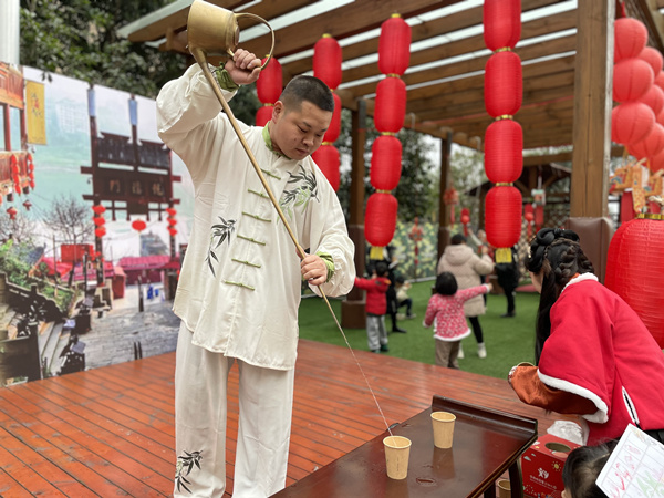 磁器口長壺茶打卡點。晏紅霞攝