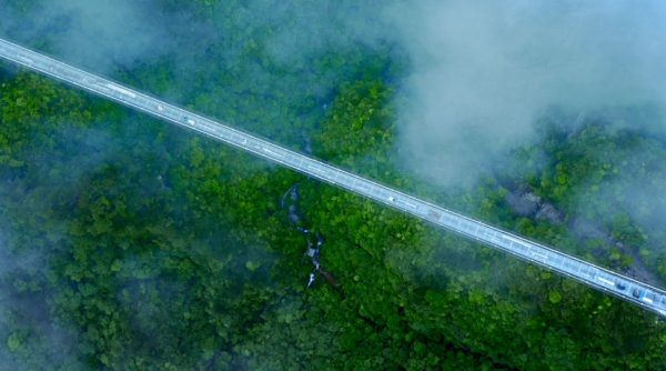 亢谷景區(qū)玻璃廊橋。城口縣文旅委供圖