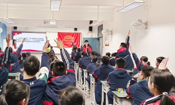 宣講活動進(jìn)校園。重慶理工大學(xué)供圖