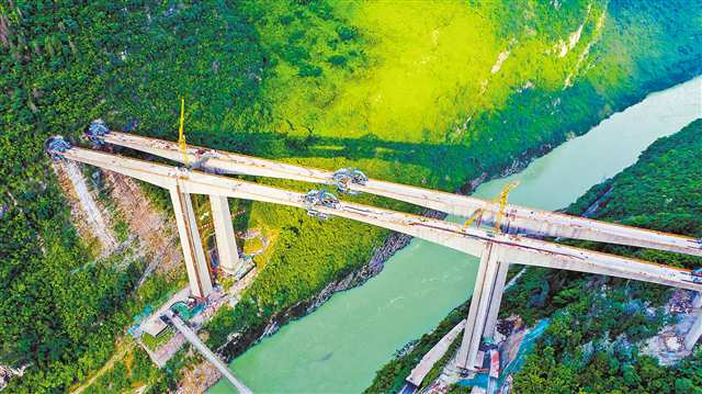 觀音廟烏江特大橋。（中鐵二十一局供圖）